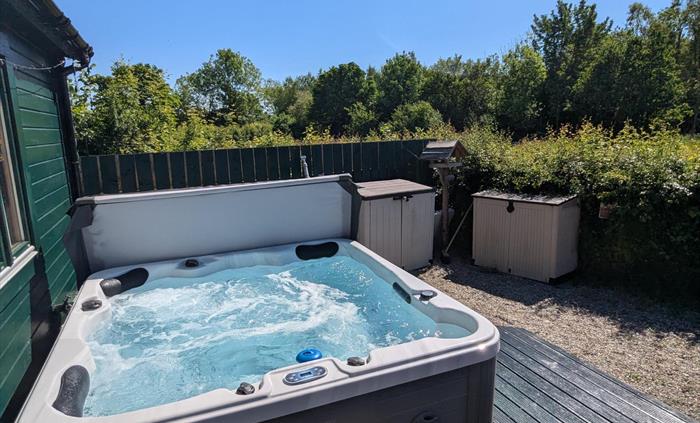 Mam cabin hot tub